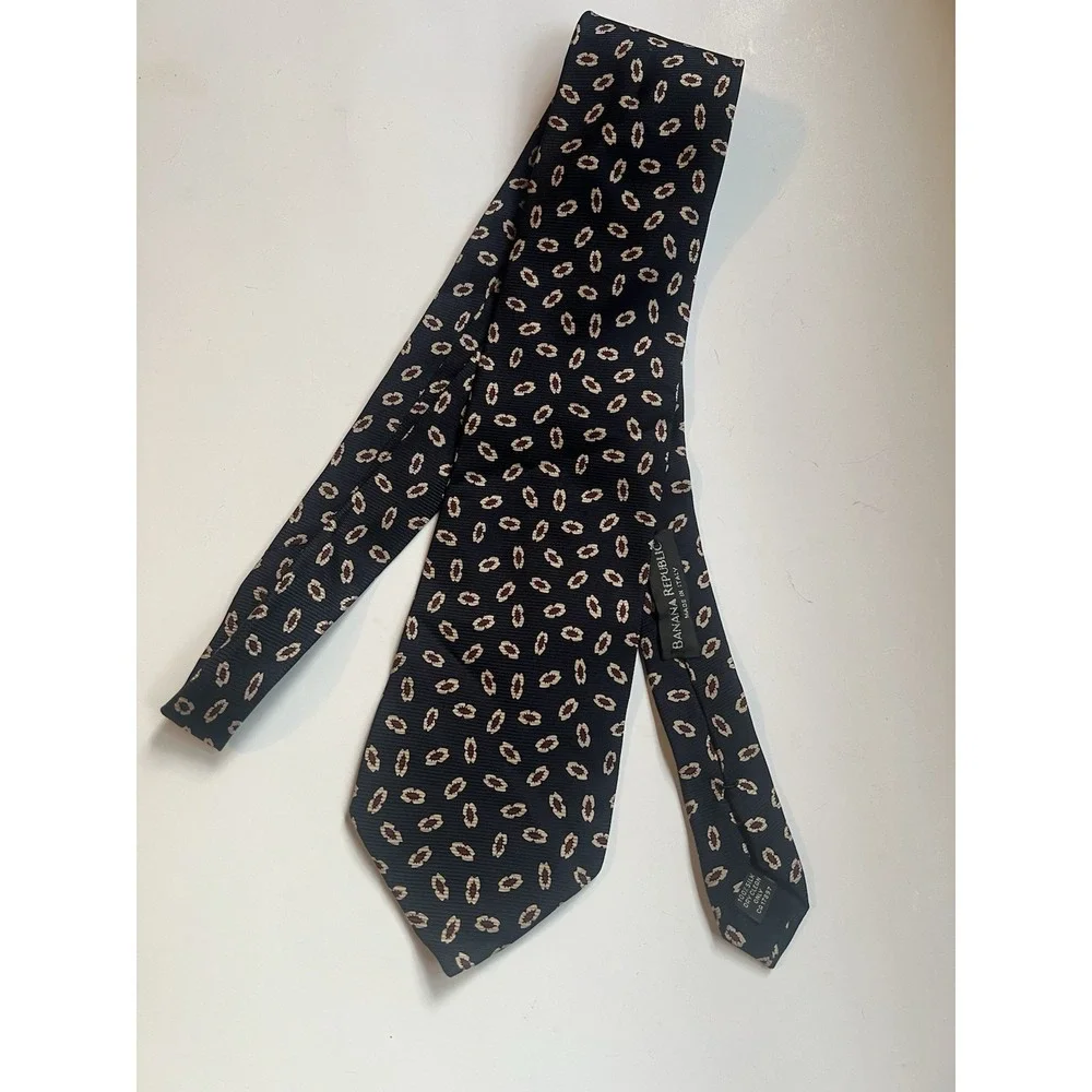 Banana Republic Navy Blue Red Beige Silk Geometric‎ Classic Tie Made in Italy